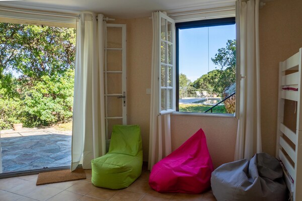 Foto van Villa in Cavalaire-sur-Mer met uitzicht op zee - Vakantiehuis in Cavalaire-sur-Mer - BedRoom