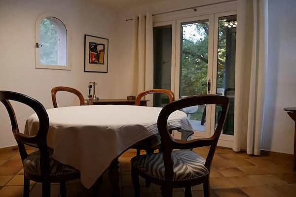 Foto van Familiehuis in Provence met Zwembad en Tuin - Vakantiehuis in Draguignan - DiningRoom
