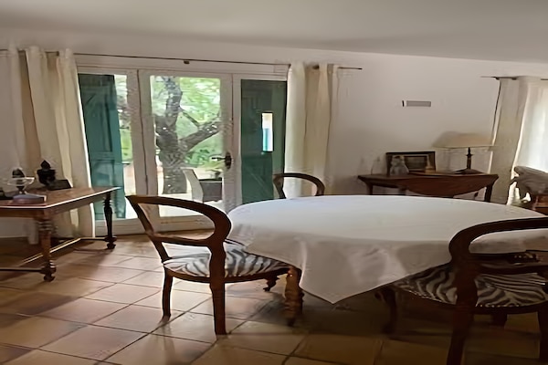Foto van Familiehuis in Provence met Zwembad en Tuin - Vakantiehuis in Draguignan - DiningRoom