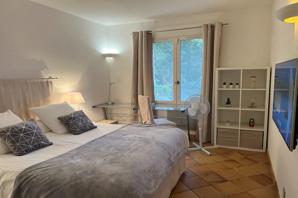 Foto van Familiehuis in Provence met Zwembad en Tuin - Vakantiehuis in Draguignan - BedRoom