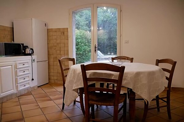 Foto van Familiehuis in Provence met Zwembad en Tuin - Vakantiehuis in Draguignan - Kitchen