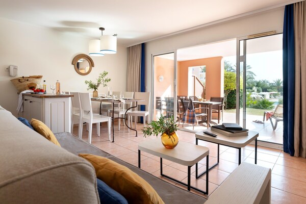 Foto van Sfeervol gezinsuitje aan de kust - Vakantiehuis in Les Issambres - LivingRoom