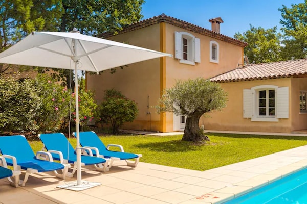 Foto van Privé villa in Fayence met zwembad voor 8 - Vakantiehuis in Fayence - ExteriorSummer
