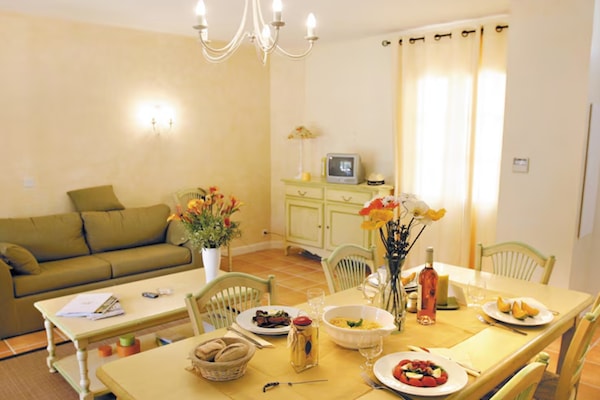 Foto van Privé villa in Fayence met zwembad voor 8 - Vakantiehuis in Fayence - LivingRoom
