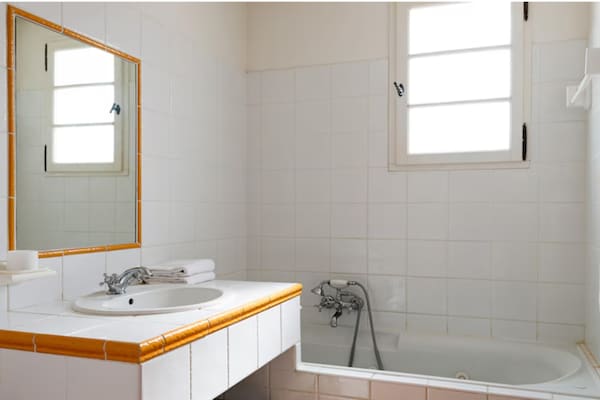 Foto van Privé villa in Fayence met zwembad voor 8 - Vakantiehuis in Fayence - BathRoom