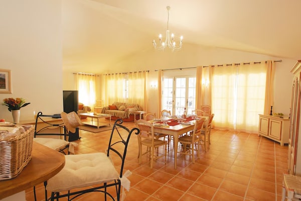 Foto van Privé villa in Fayence met zwembad voor 8 - Vakantiehuis in Fayence - DiningRoom