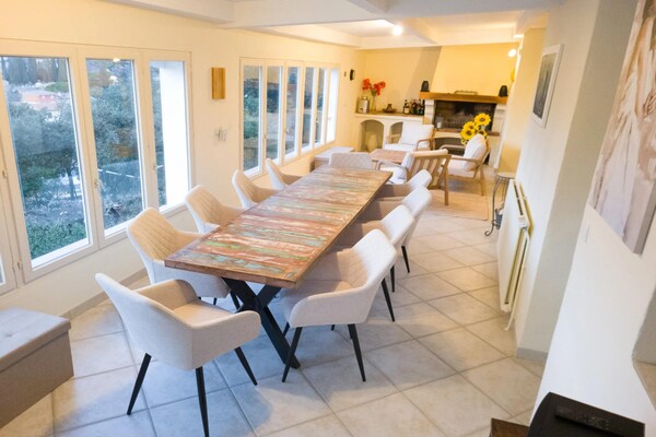 Foto van Twee familievakantiehuisjes met zwembad - Vakantiehuis in Carcès - DiningRoom