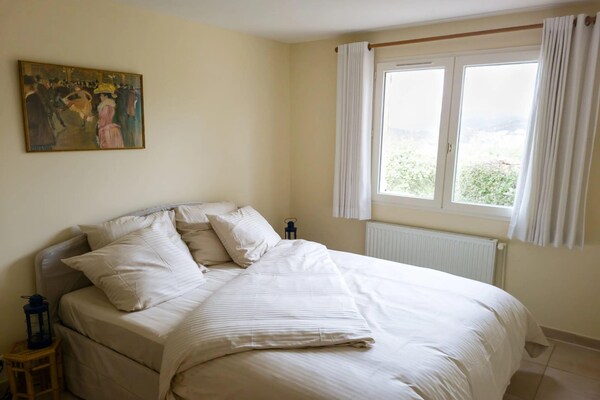 Foto van Twee familievakantiehuisjes met zwembad - Vakantiehuis in Carcès - BedRoom