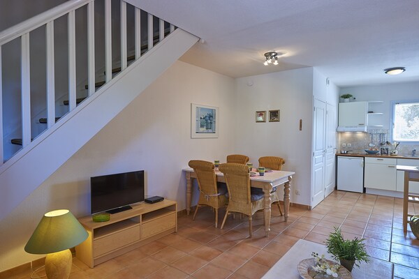 Foto van Villa in Provence met privézwembad & tennis - Vakantiehuis in Nans-Les-Pins - DiningRoom