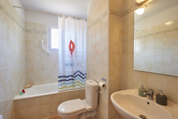 Foto van Villa in Provence met privézwembad & tennis - Vakantiehuis in Nans-Les-Pins - BathRoom