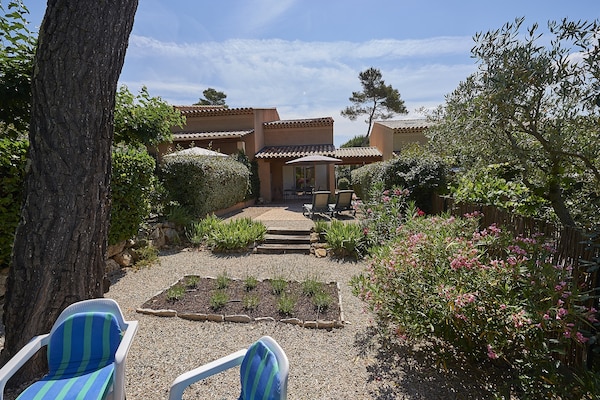 Foto van Villa in Provence met privézwembad & tennis - Vakantiehuis in Nans-Les-Pins - ExteriorSummer