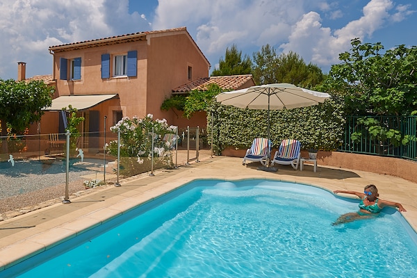 Foto van Provence Villa voor Gezinnen - Vakantiehuis in Nans-Les-Pins - ExteriorSummer