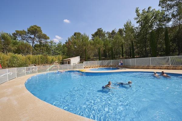 Foto van Provence Villa voor Gezinnen - Vakantiehuis in Nans-Les-Pins - ParkFacilities