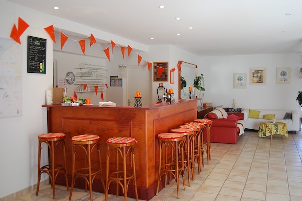 Foto van Provence Villa voor Gezinnen - Vakantiehuis in Nans-Les-Pins - ParkFacilities
