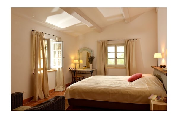 Foto van Pure Provençaalse sfeer met een groot zwembad. - Vakantiehuis in Gigondas - Untagged