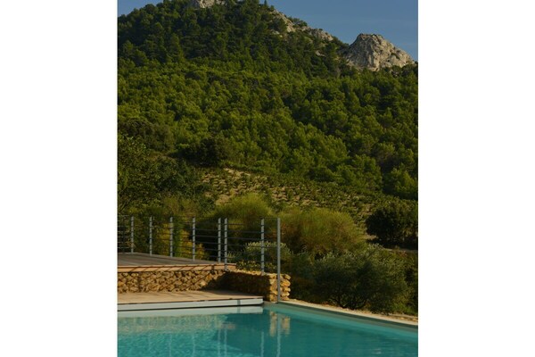 Foto van Pure Provençaalse sfeer met een groot zwembad. - Vakantiehuis in Gigondas - Untagged