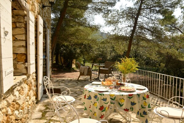 Foto van Pure Provençaalse sfeer met een groot zwembad. - Vakantiehuis in Gigondas - Untagged