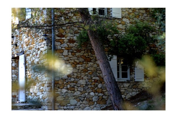 Foto van Pure Provençaalse sfeer met een groot zwembad. - Vakantiehuis in Gigondas - Untagged