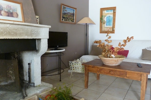 Foto van Huisje in Oppède te midden van wijngaarden - Vakantiehuis in Oppède - LivingRoom