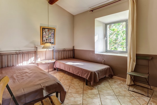 Foto van Huisje in Oppède te midden van wijngaarden - Vakantiehuis in Oppède - BedRoom
