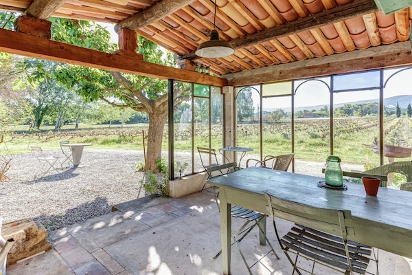 Foto van Huisje in Oppède te midden van wijngaarden - Vakantiehuis in Oppède - TerraceBalcony