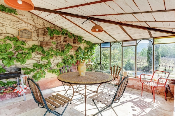 Foto van Cottage in Oppède met Zwembadplezier - Vakantiehuis in Oppède - TerraceBalcony