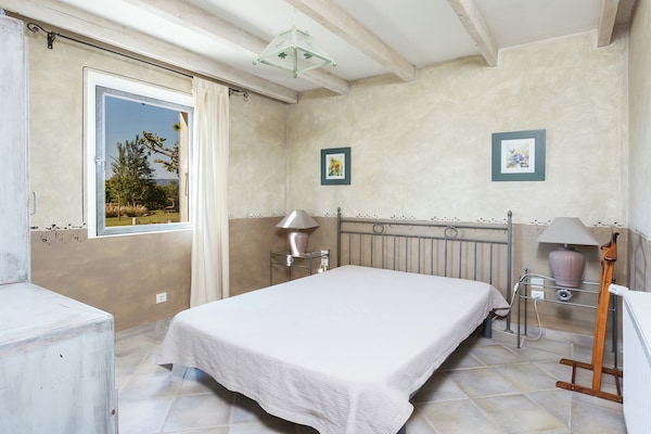 Foto van Cottage in Oppède met Zwembadplezier - Vakantiehuis in Oppède - BedRoom
