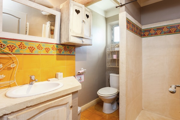 Foto van Cottage in Oppède met Zwembadplezier - Vakantiehuis in Oppède - BathRoom