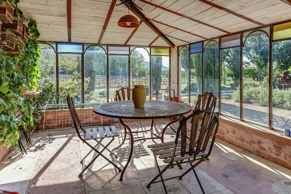 Foto van Cottage in Oppède met Zwembadplezier - Vakantiehuis in Oppède - TerraceBalcony