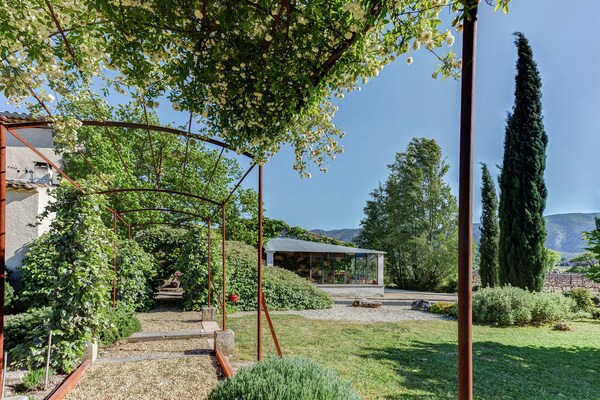 Foto van Cottage in Oppède met Zwembadplezier - Vakantiehuis in Oppède - GardenSummer