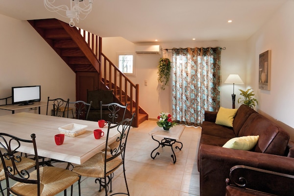 Foto van Provençaalse familievakantie voor zes personen - Vakantiehuis in L'Isle-sur-la-Sorgue - LivingRoom