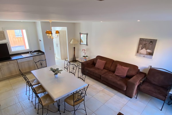 Foto van Provençaalse familievakantie voor zes personen - Vakantiehuis in L'Isle-sur-la-Sorgue - LivingRoom