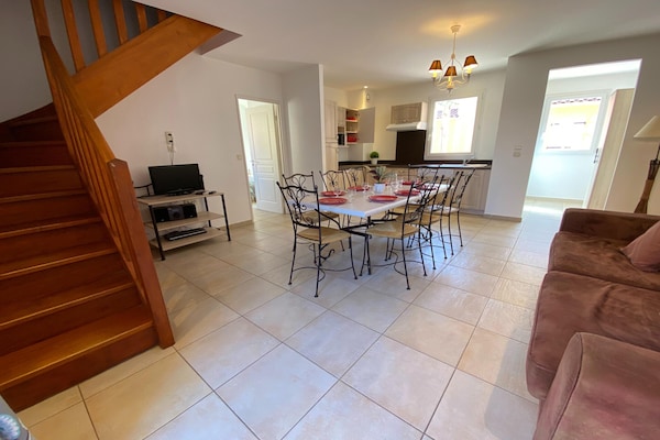 Foto van Provençaalse familievakantie voor zes personen - Vakantiehuis in L'Isle-sur-la-Sorgue - DiningRoom