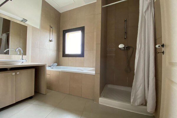 Foto van Provençaalse familievakantie voor zes personen - Vakantiehuis in L'Isle-sur-la-Sorgue - BathRoom