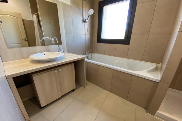 Foto van Provençaalse familievakantie voor zes personen - Vakantiehuis in L'Isle-sur-la-Sorgue - BathRoom