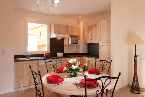 Foto van Provençaalse familievakantie voor zes personen - Vakantiehuis in L'Isle-sur-la-Sorgue - DiningRoom