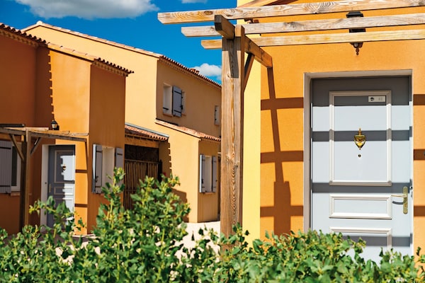 Foto van Provençaalse familievakantie voor zes personen - Vakantiehuis in L'Isle-sur-la-Sorgue - ExteriorSummer