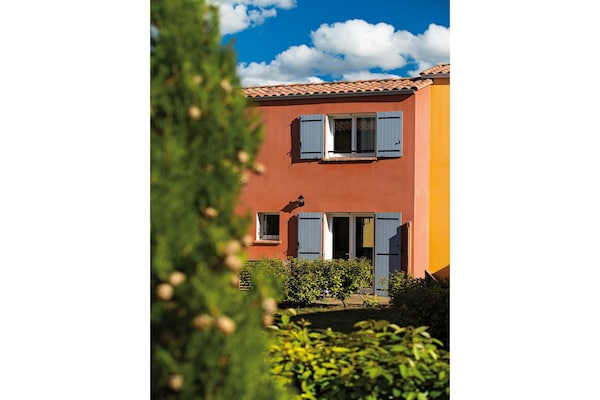 Foto van Provençaalse familievakantie voor zes personen - Vakantiehuis in L'Isle-sur-la-Sorgue - ExteriorSummer