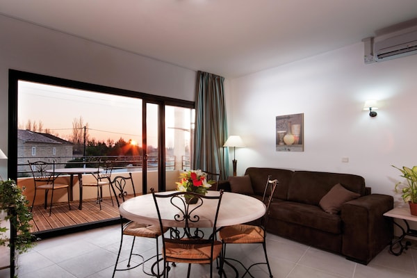 Foto van Provençaalse Studio voor 4 personen in Sorgue - Vakantiehuis in L'Isle-sur-la-Sorgue - LivingRoom