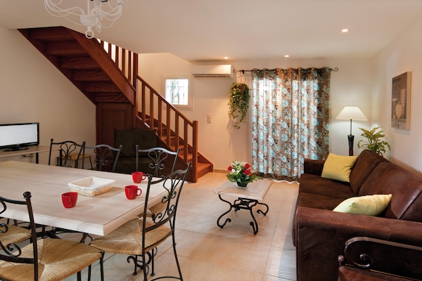 Foto van Provençaalse cottage voor 4 personen met zwembad - Vakantiehuis in L'Isle-sur-la-Sorgue - LivingRoom