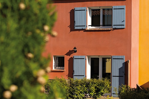 Foto van Provençaalse cottage voor 4 personen met zwembad - Vakantiehuis in L'Isle-sur-la-Sorgue - ExteriorSummer
