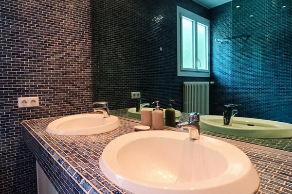 Foto van Villa in Vendée met zwembad bij de Yon-vallei - Vakantiehuis in Les Sables d'Olonne - Untagged