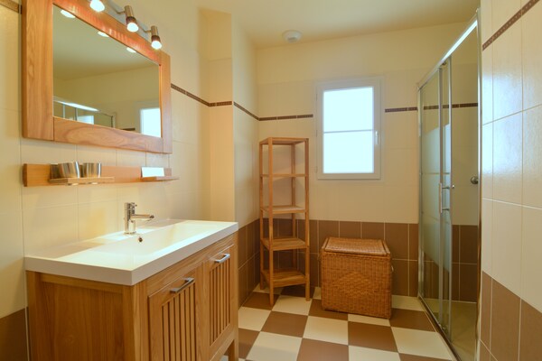 Foto van Vakantiehuis in Avrillé bij zandstranden - Vakantiehuis in Avrillé - BathRoom