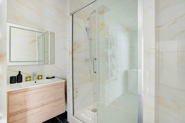 Foto van Strak en verfijnd appartement - Levallois-Perret - Vakantiehuis in Levallois-Perret - 