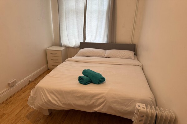 Foto van Rahal Hackney | Double Room Shared washroom - Vakantiehuis in London - BedRoom