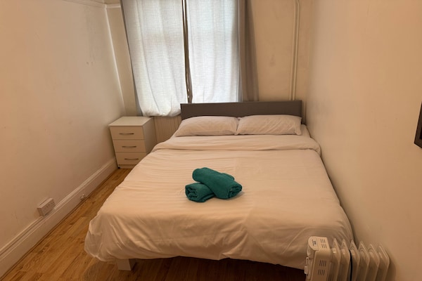 Foto van Rahal Hackney | Double Room Shared washroom - Vakantiehuis in London - BedRoom