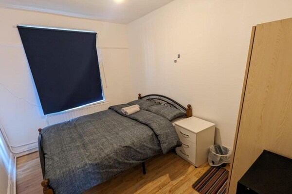 Foto van Rahal Hackney | Double Room Shared washroom - Vakantiehuis in London - BedRoom