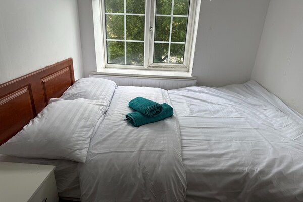 Foto van Rahal Hackney | Double Room Shared washroom - Vakantiehuis in London - BedRoom