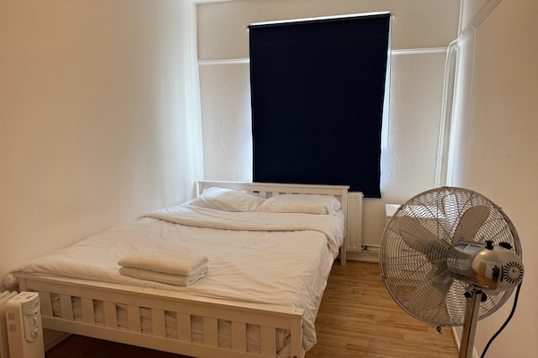 Foto van Rahal Hackney | Double Room Shared washroom - Vakantiehuis in London - BedRoom