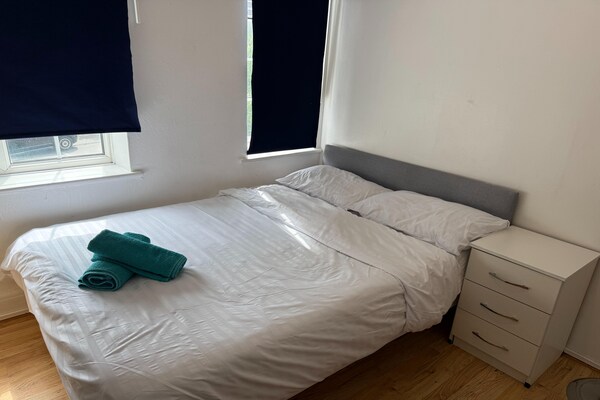 Foto van Rahal Hackney | Double Room Shared washroom - Vakantiehuis in London - BedRoom